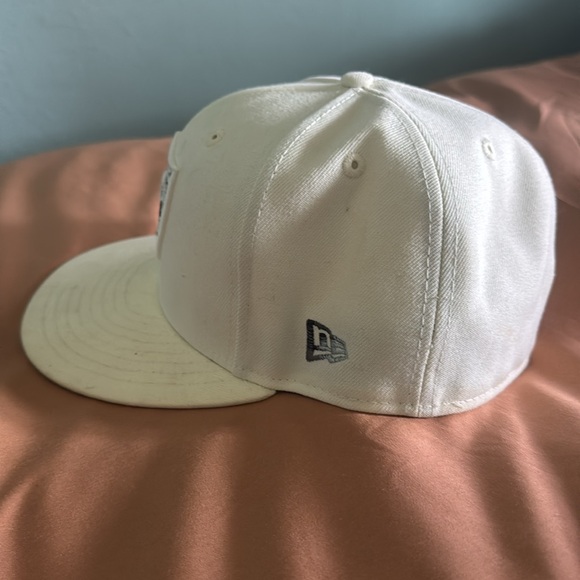 New Erra raiders hat 7 5/8 - Picture 2 of 4